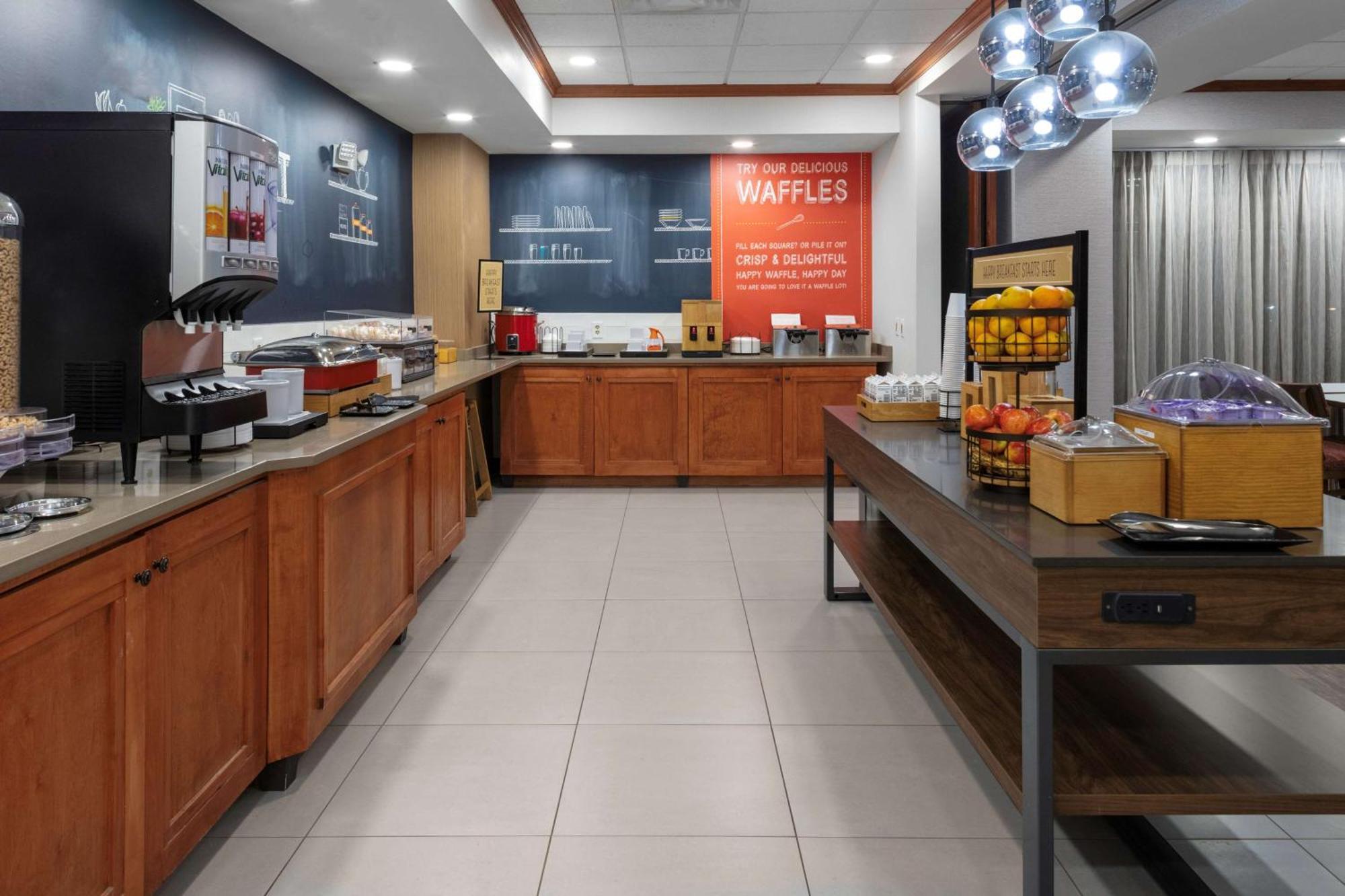 Hampton Inn Gretna - Smith Mountain Lake Екстер'єр фото