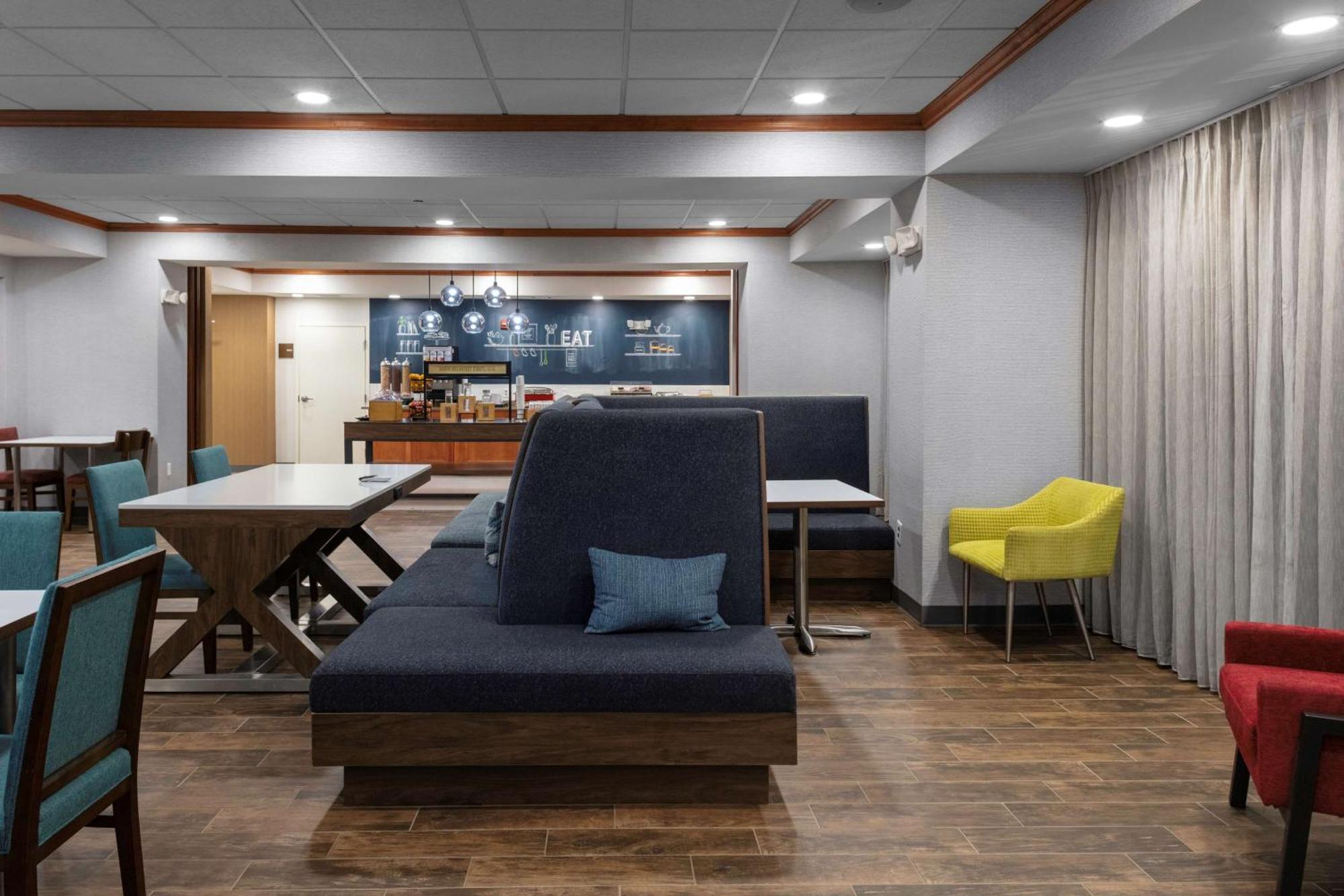 Hampton Inn Gretna - Smith Mountain Lake Екстер'єр фото